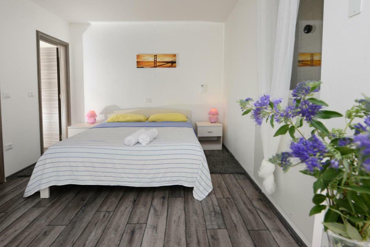 Villa Kontesici 14 Zelena Laguna المظهر الخارجي الصورة